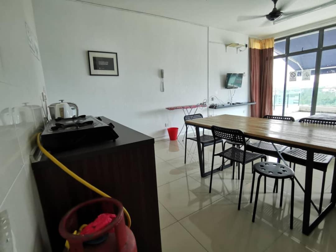 Vista Alam Serviced Apartment Near Idcc Sacc Pkns Uitm Msu Avisena Shah Alam Esterno foto