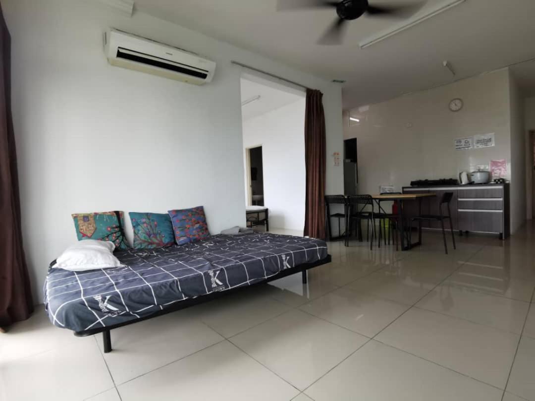 Vista Alam Serviced Apartment Near Idcc Sacc Pkns Uitm Msu Avisena Shah Alam Esterno foto