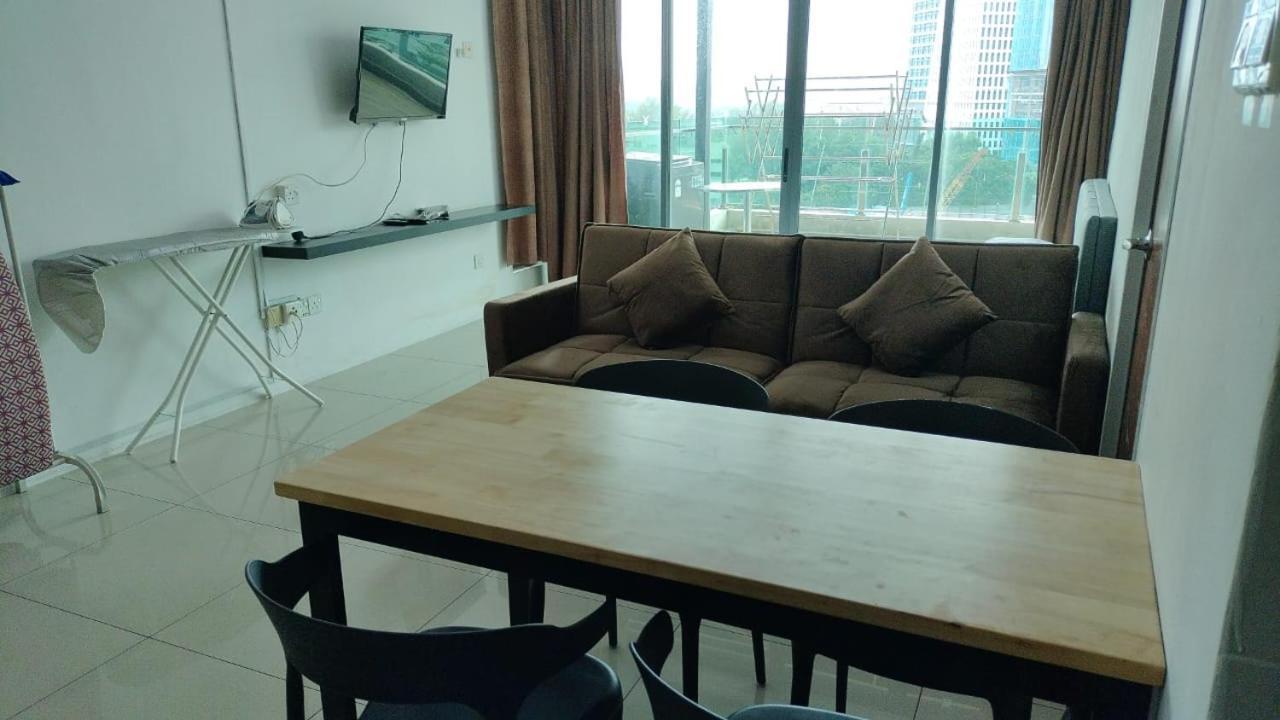 Vista Alam Serviced Apartment Near Idcc Sacc Pkns Uitm Msu Avisena Shah Alam Esterno foto